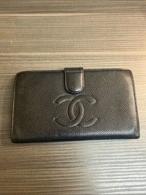 CHANEL Black Quilted Leather  Wallet   with Embossed Logo